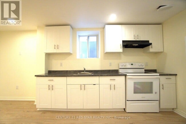 Photo - 521 Yates Dr