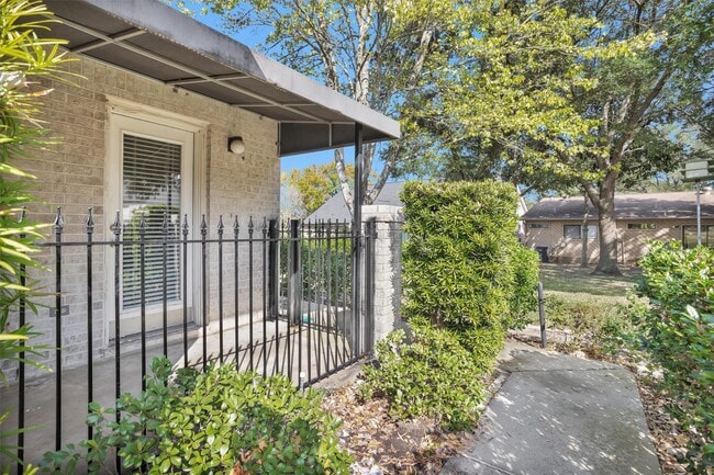 Photo - 106 Fairway View Ct