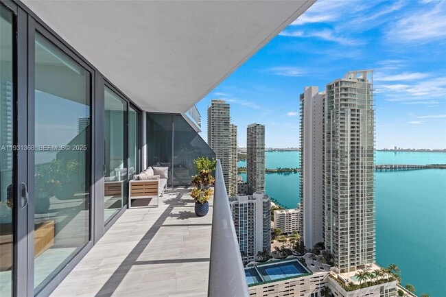 Photo - 460 NE 28th St Unidad 3903