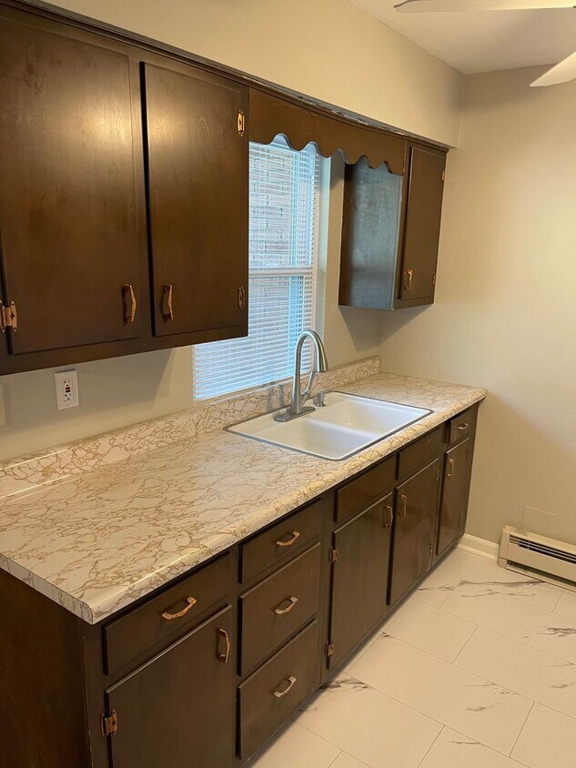 Cozy 2 BR / 1 Bath Townhome in Turtle Creek - Cozy 2 BR / 1 Bath Townhome in Turtle Creek