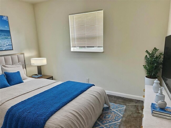 Photo - 2546 Scott St