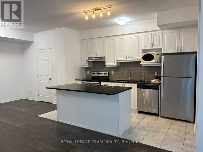 Photo - 371 Haliburton Hts Unit A