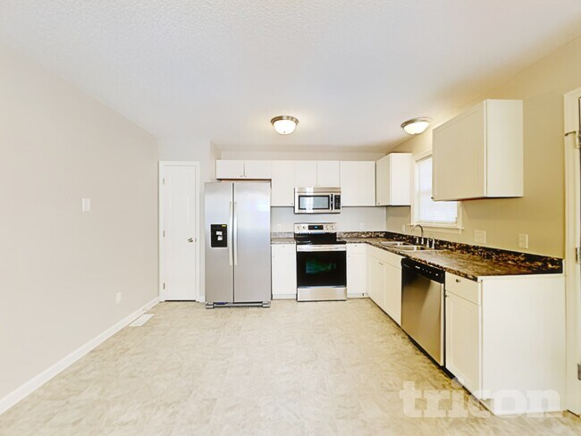 Photo - 1428 Smokey Mountain Dr