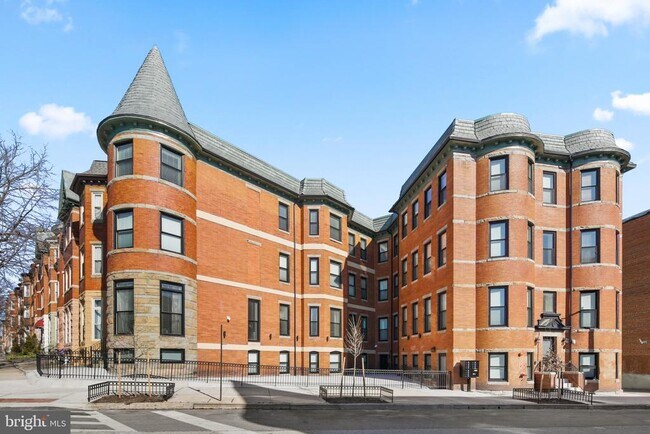 Photo - 2201 Brookfield Ave Apartment Unit 301
