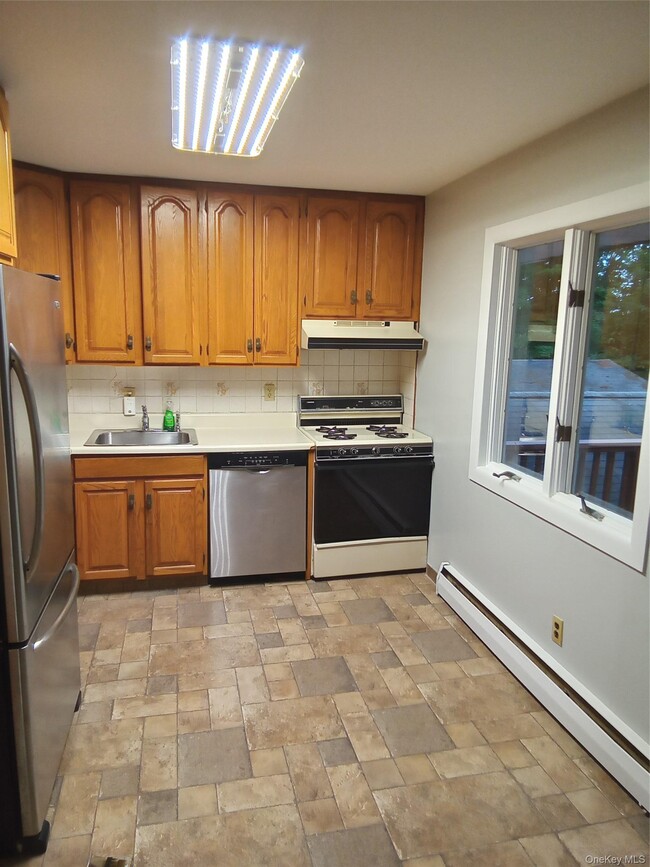 Photo - 8 Hickory Ln