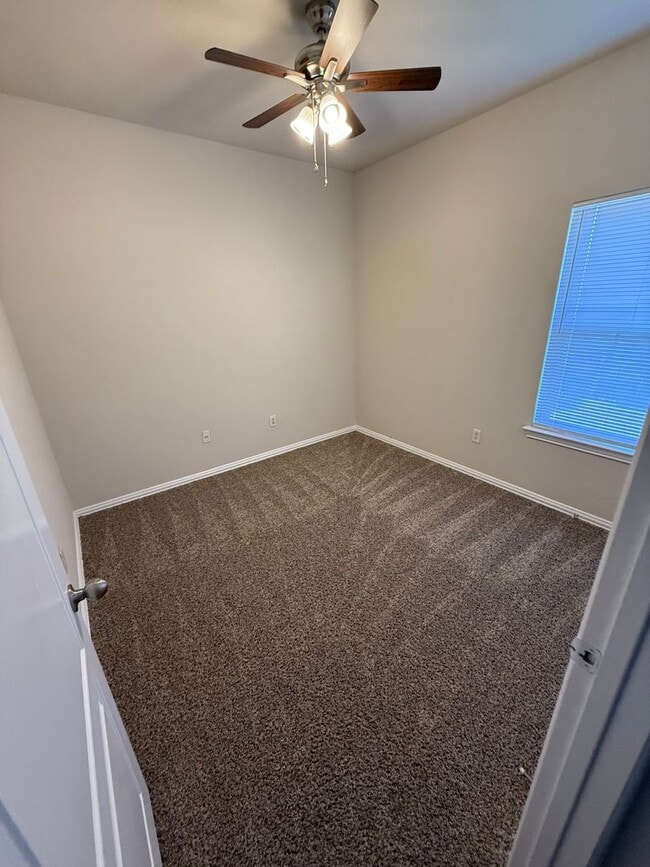 Photo - SYLVIA937-39 Unit 939