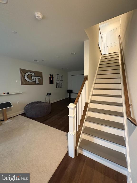 Photo - 202 Charles Ellis Dr
