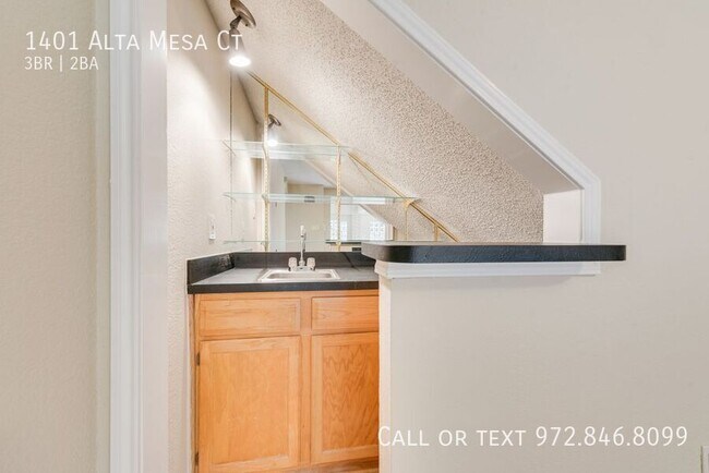 Photo - 1401 Alta Mesa Ct
