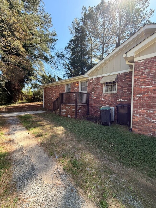 Photo - Brick 3/1 House in North Rome $950