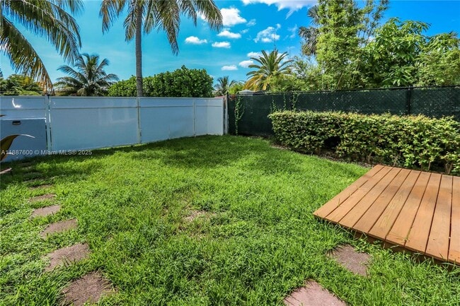 Photo - 2040 SW 80th Ct Unidad 2