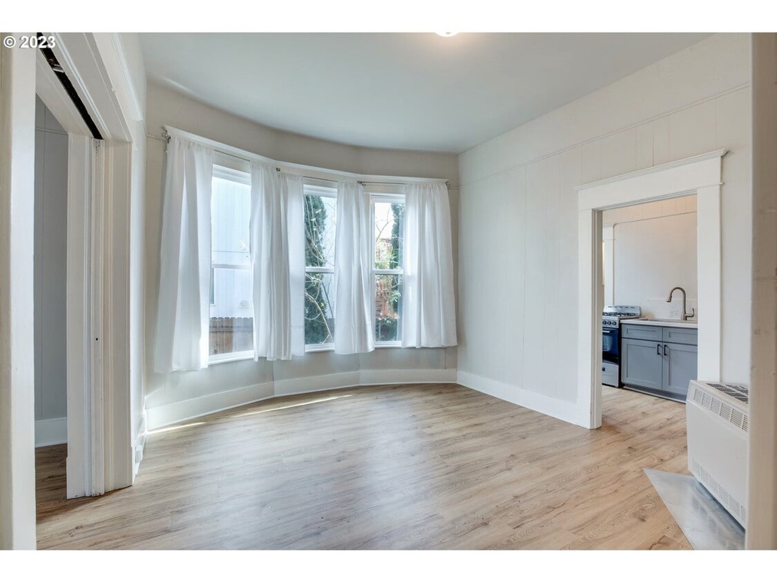 Living Room - 9426 N Edison St (Portland, OR)