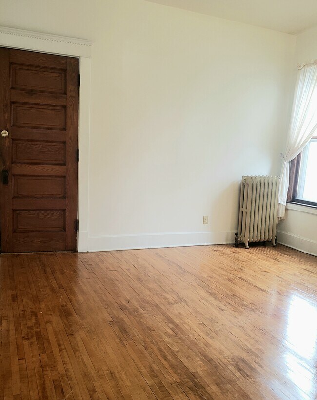 Photo - 1815 10th Ave S