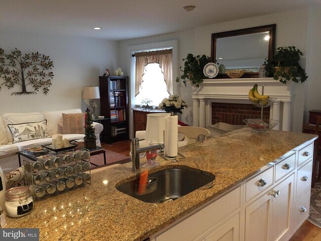 Photo - 235 S 21st St Unidad GR