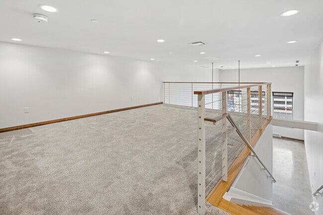 1BR, 1BA - 1,424SF - Loft