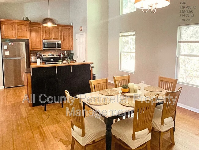 Photo - 837 Forrest Cir SE