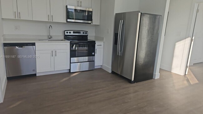 Photo - 1620 NW 18th St Unidad 201