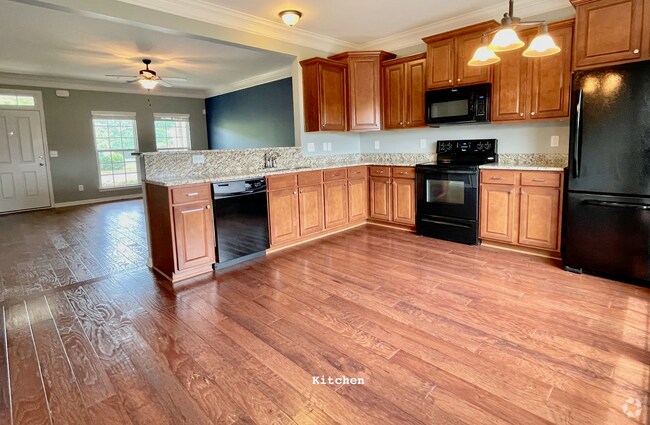 Eat In Kitchen - 2020 Hemlock Dr Rental