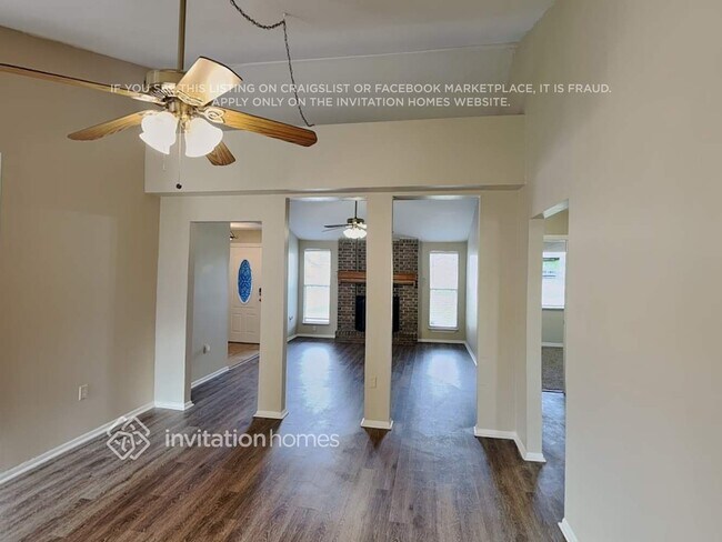 Photo - 1821 W Clinton Dr