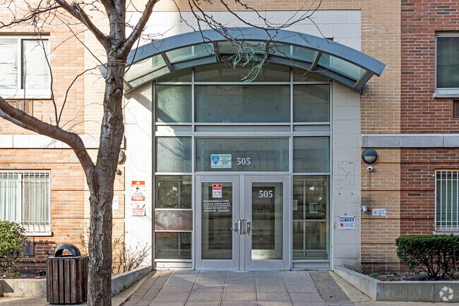 Entrance - 505 E 161st St