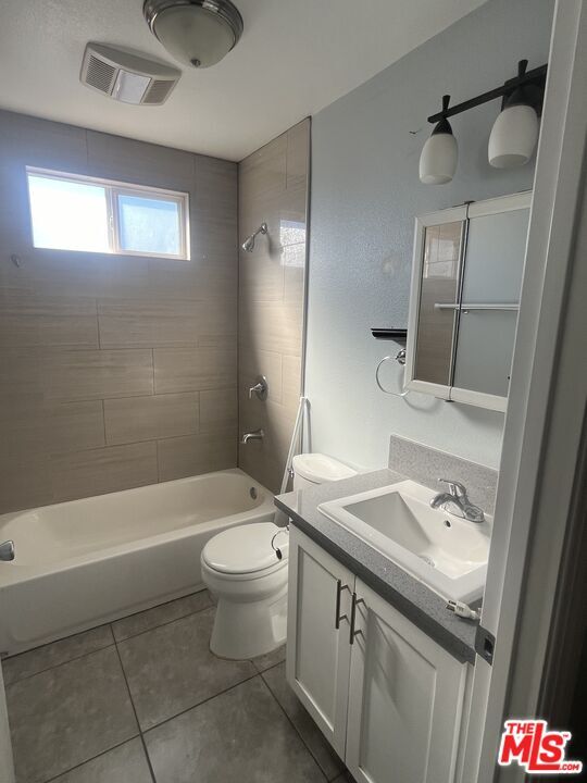 Photo - 225 E 30th St