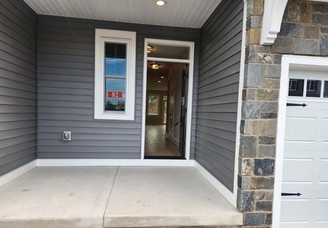 Photo - 328 Foxtail Ln