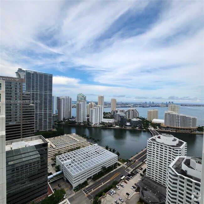 Building Photo - 950 Brickell Bay Dr Unit 3504 Rental