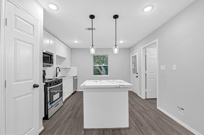 Photo - 3102 Friar Point Rd