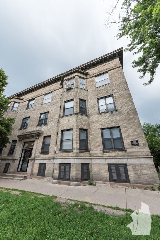 Photo - 923 W Waveland Ave Unit # 02D