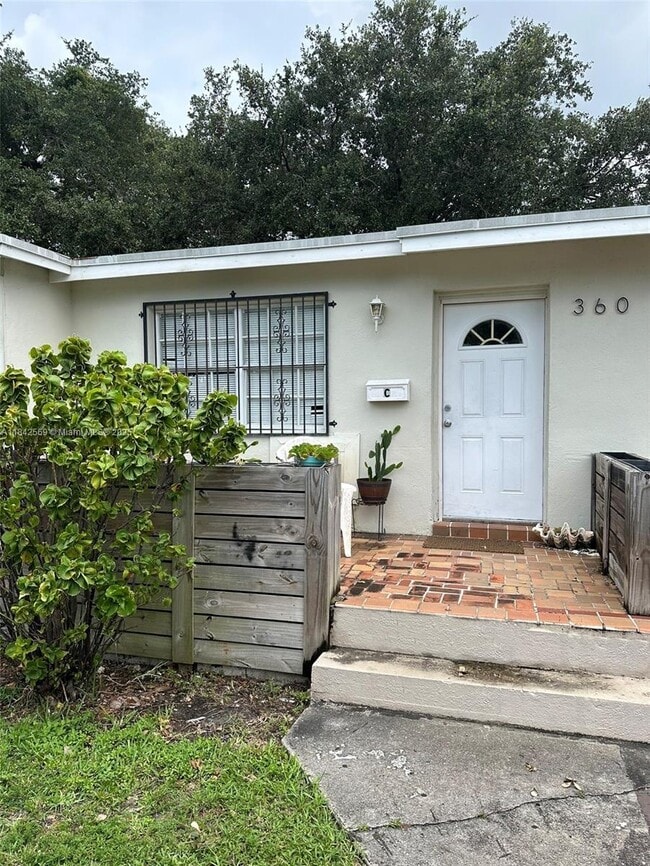 Photo - 360 NE 82nd St Apartamento Unidad D