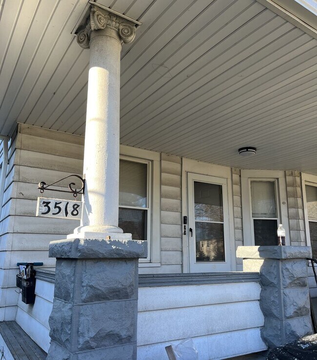 Photo - 3518-20 W.54th Unit Lower