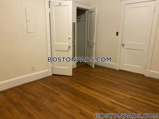 Photo - 16 Lakeville Rd Unit 7