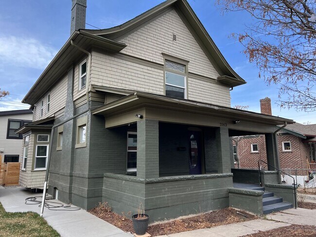 Building Photo - 2143 S Acoma St Unit 2143 Acoma St Rental