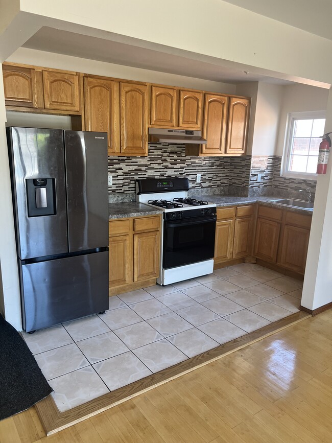 Photo - 245-53 149th Ave Unidad #1