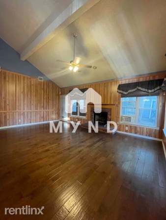 Photo - 4 br, 2.5 bath House - 4830 Fern Lk