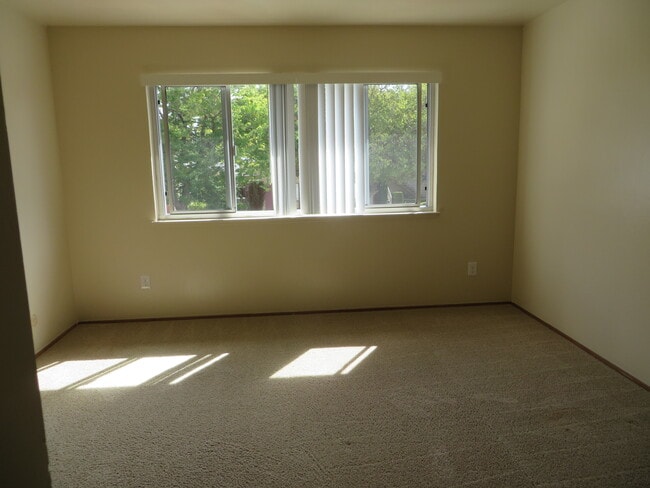 Bedroom 1 - 433 Vasquez Ct Unit 4