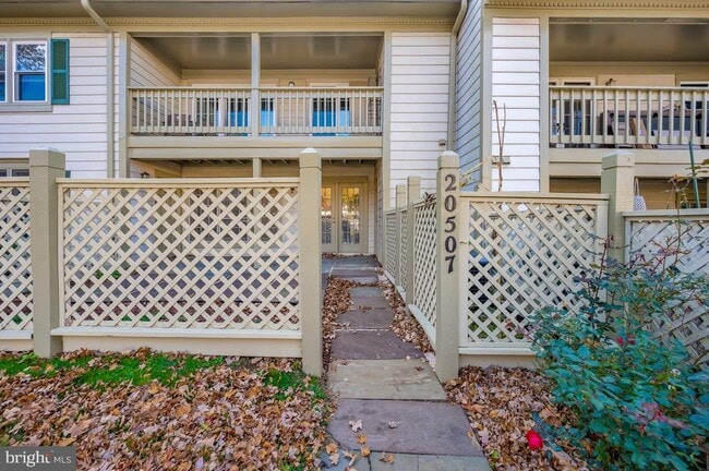 Photo - 20507 Shadyside Way Unidad 10-1