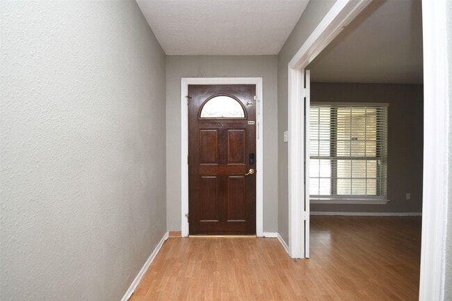 Photo - 510 Chambly Dr