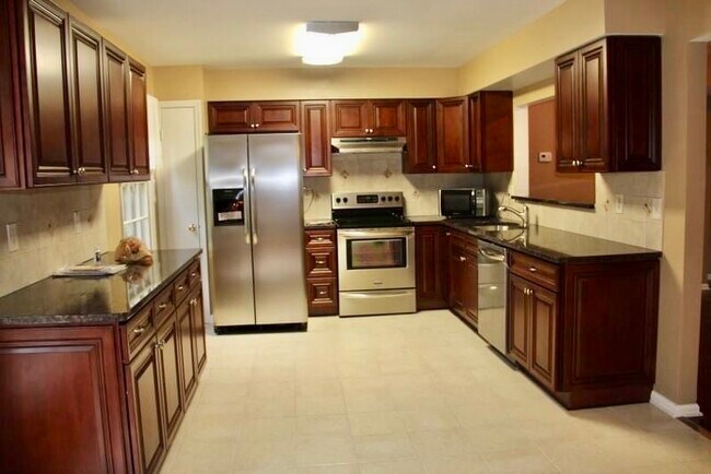 Photo - 9689 Scotch Haven Dr