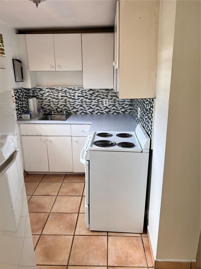 Building Photo - 1329 SW 75th Ave Unit 1