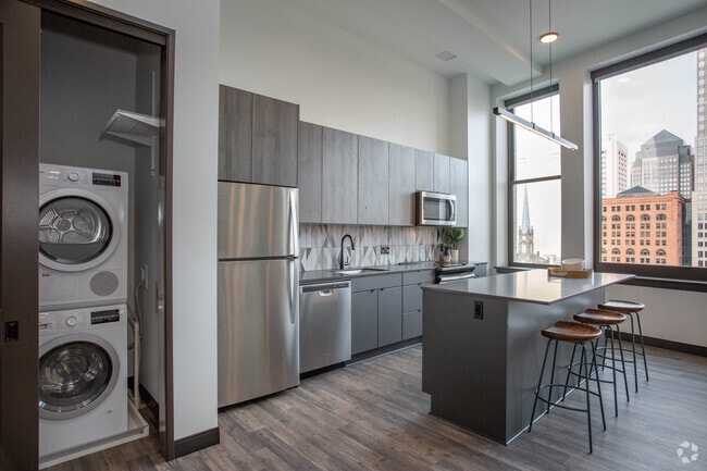 2BD, 2BA - 1,072SF
