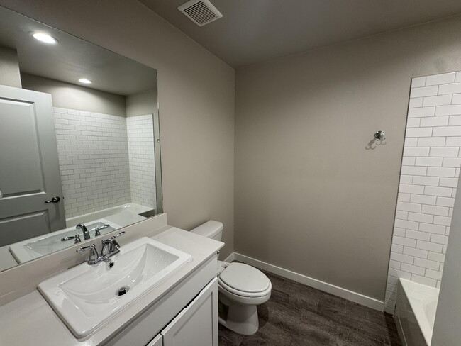 Photo - 4701 126th St