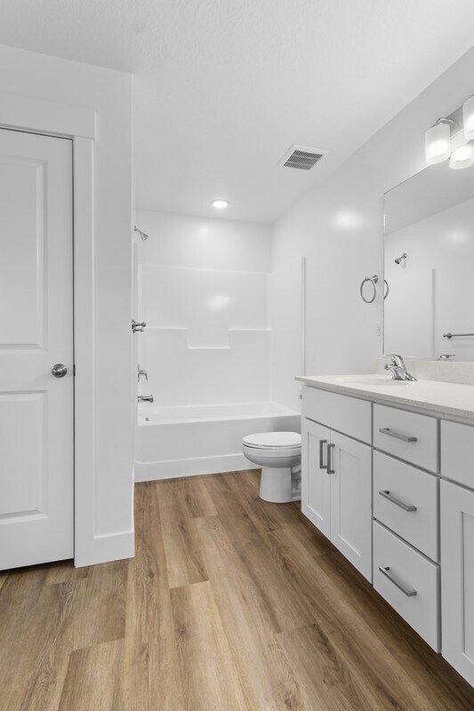 Photo - 285 W 1150 N