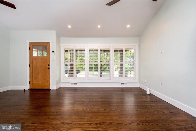 Photo - 102 Sycamore Rd