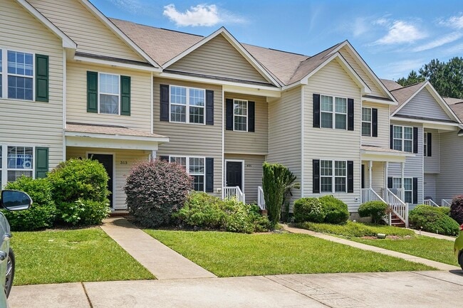 Photo - GREAT TOWNHOME- Come see it today!