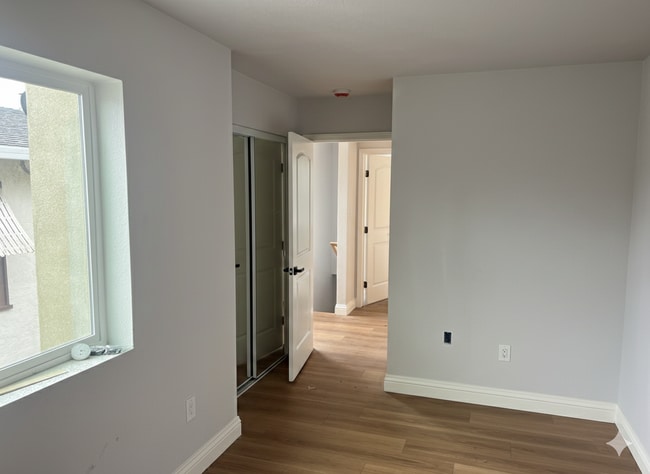 Photo - 949 Channing Way