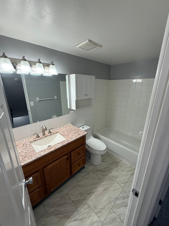 Photo - 2911 Columbus St