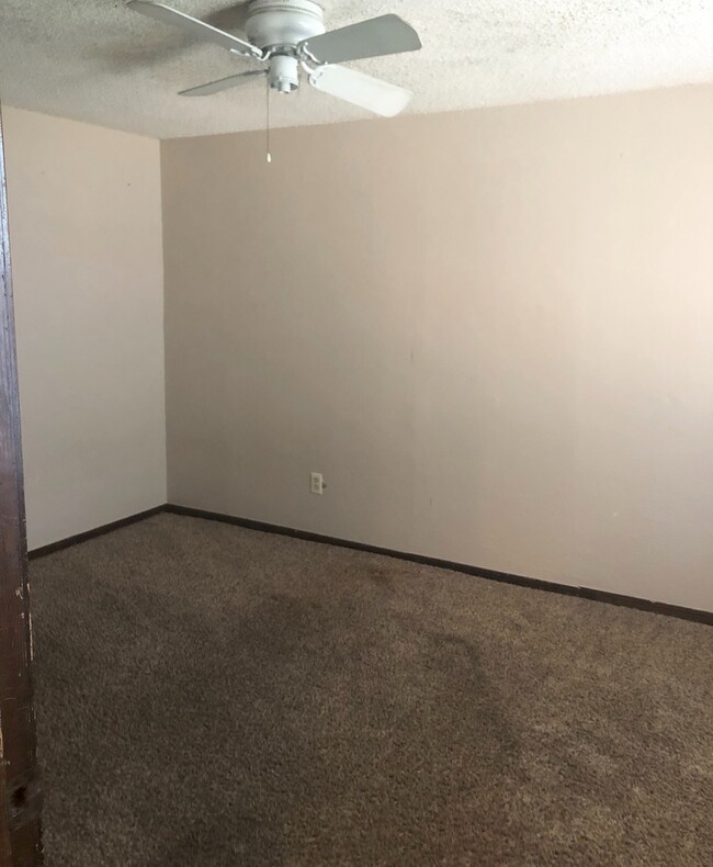 Building Photo - Cozy Duplex Available Close to OCCC! Rental