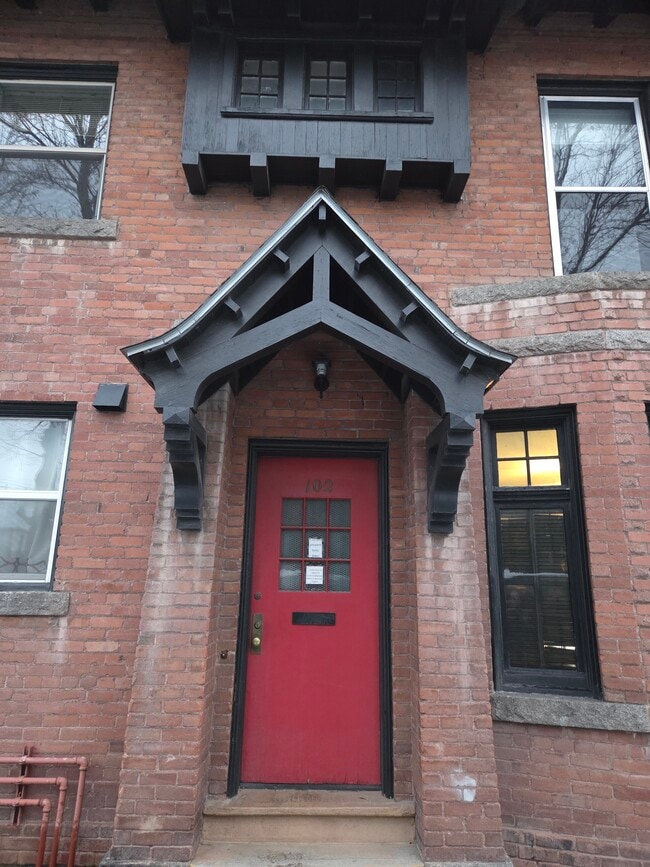 Photo - 102 N Alabama St