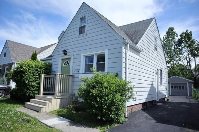 Photo - 4144 Hinsdale Rd