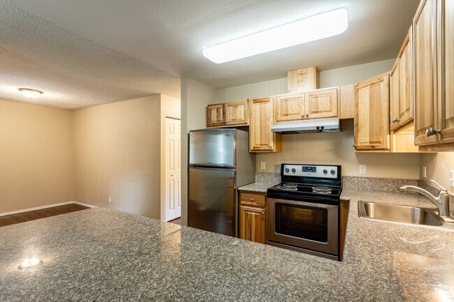 2BR, 1BA - 720 SF